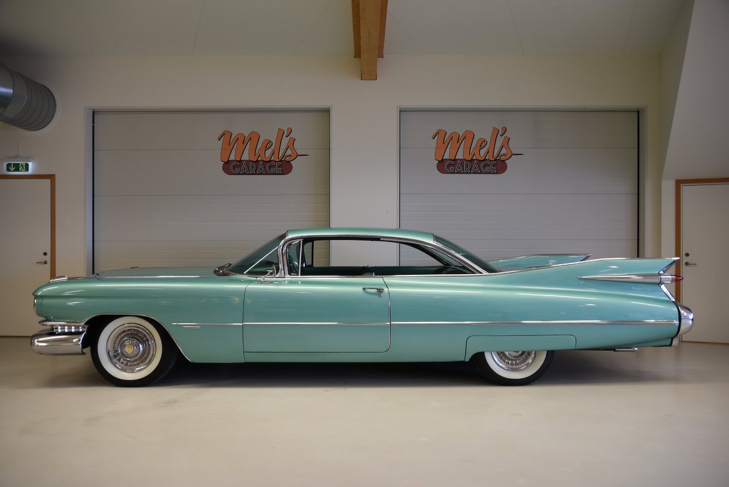 Cadillac Serie 62 Coupe DeVille 2-dr HT V8 390 Hydramatic