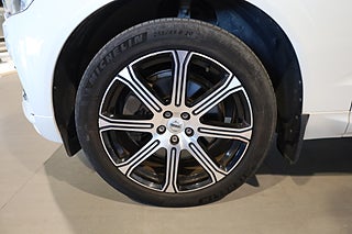 SUV Volvo XC60 7 av 32