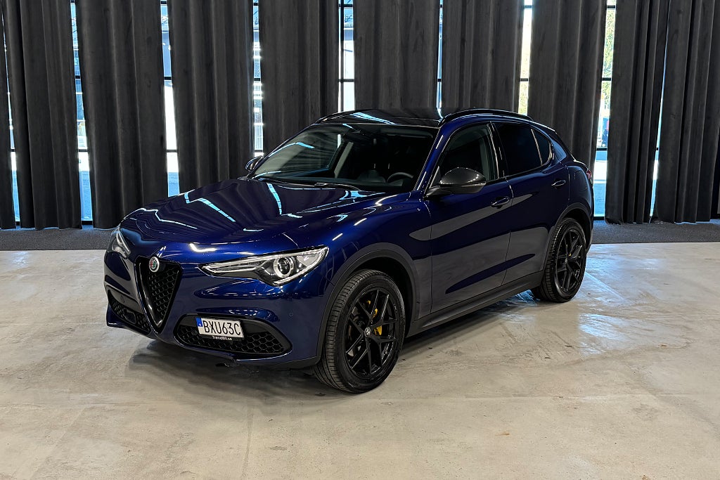 Alfa Romeo Stelvio 2.0 Turbo Q4 280 HK |Värmare|Pano|H/K|Kam|Drag