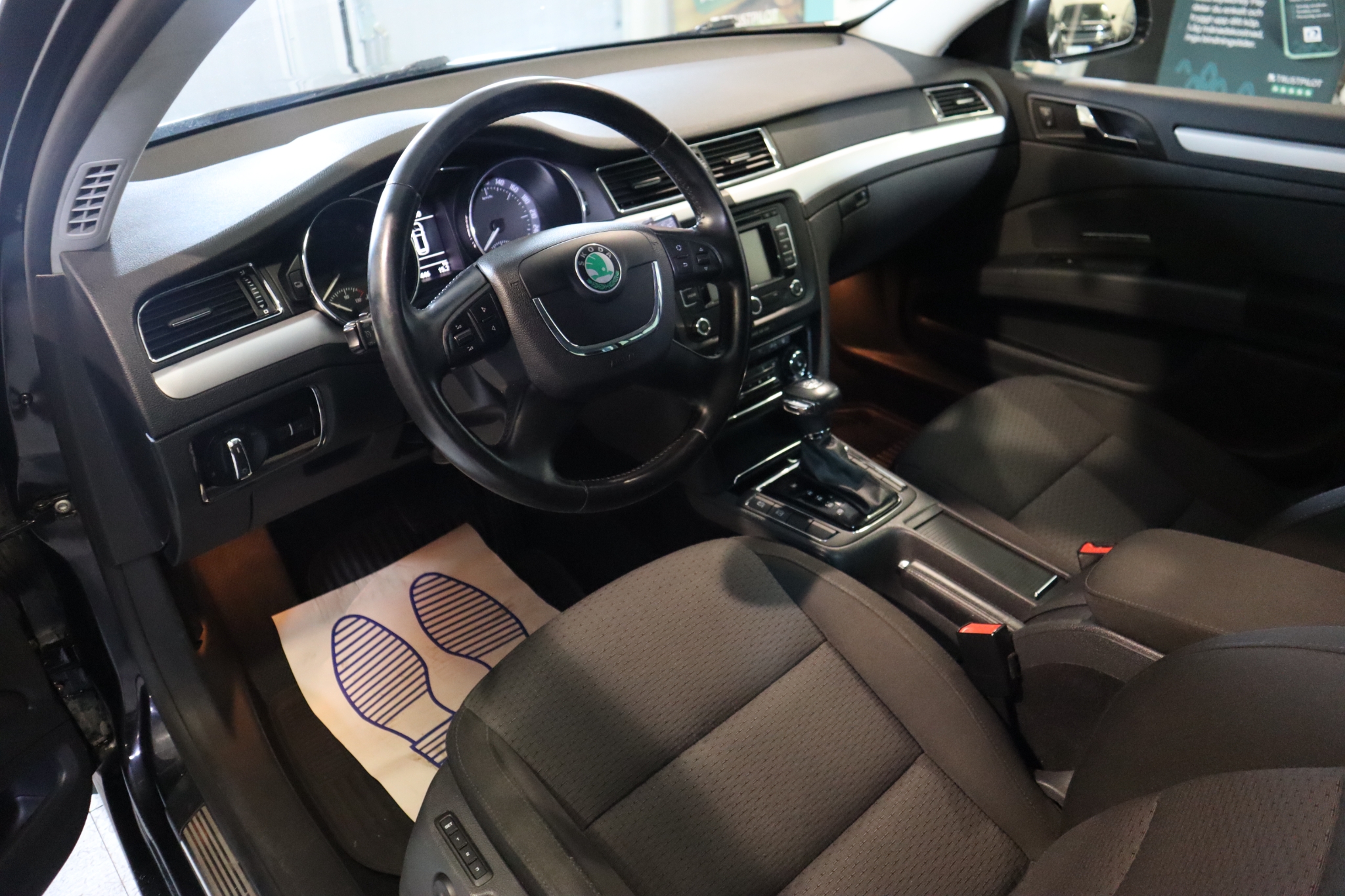 Skoda Superb 2012, bild 6/53