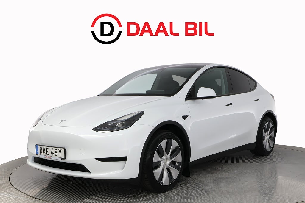 Tesla Model Y STANDARD RANGE RWD 299HK PREMIUM PANO DRAG B-KAMERA 