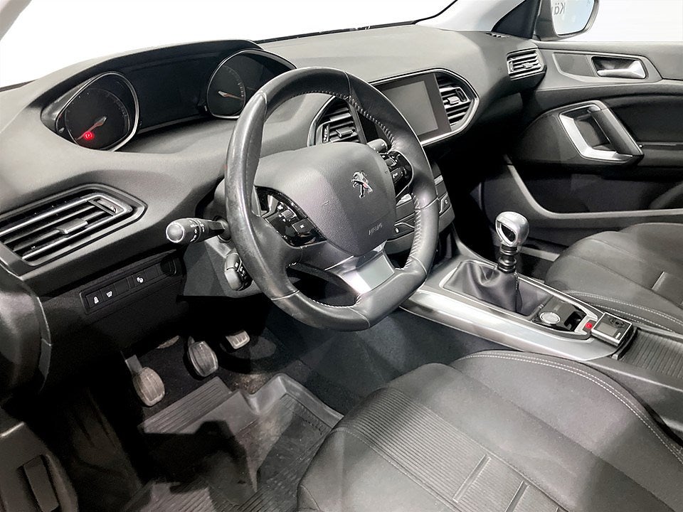 Bild på Peugeot 308 SW Allure 1.6 e-HDi 115hk - B-KAMERA, PANO