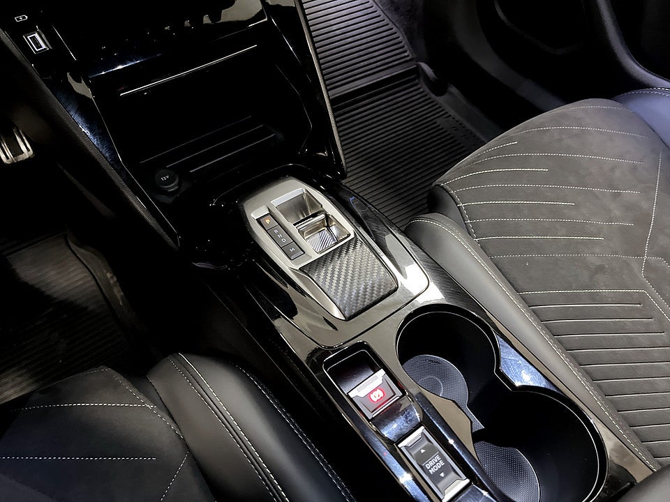 Bild på Peugeot 2008 GT 1.2 PT 130hk Aut B-KAMERA NAVI