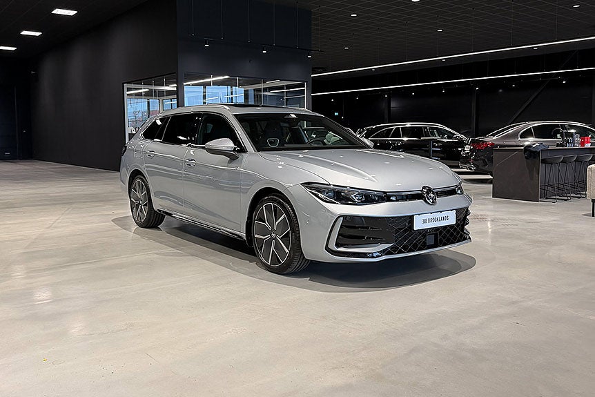 Volkswagen Passat Kombi eHybrid R-Line Panoramatak 
