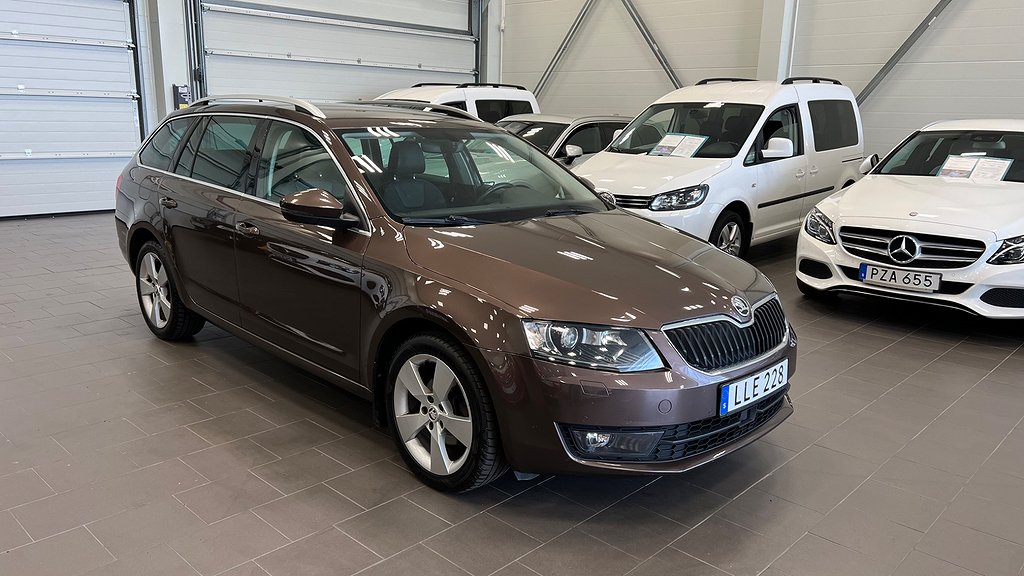 Skoda Octavia Kombi 1.4 TSI 150HK Premium Värmare Drag GPS