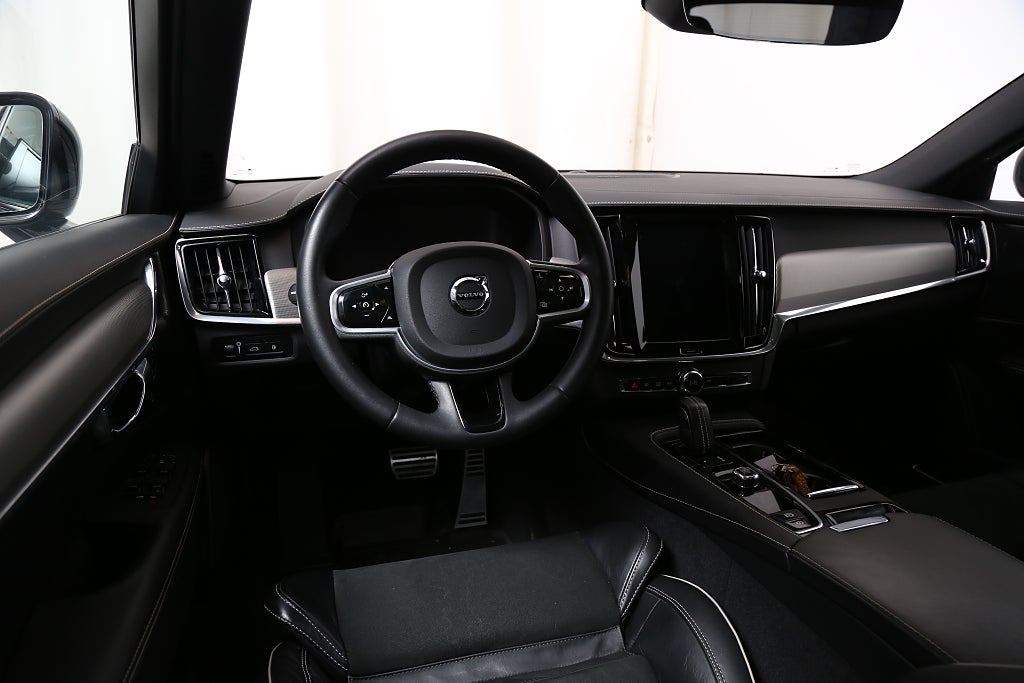 Volvo V90 Recharge T8 II R-Design AWD Pano 360° HuD Loungepkt 2022