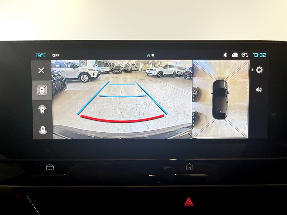 Bild på Citroën C4 Shine 1.2 PT 130hk Aut B-KAMERA CARPLAY HUD NAVI