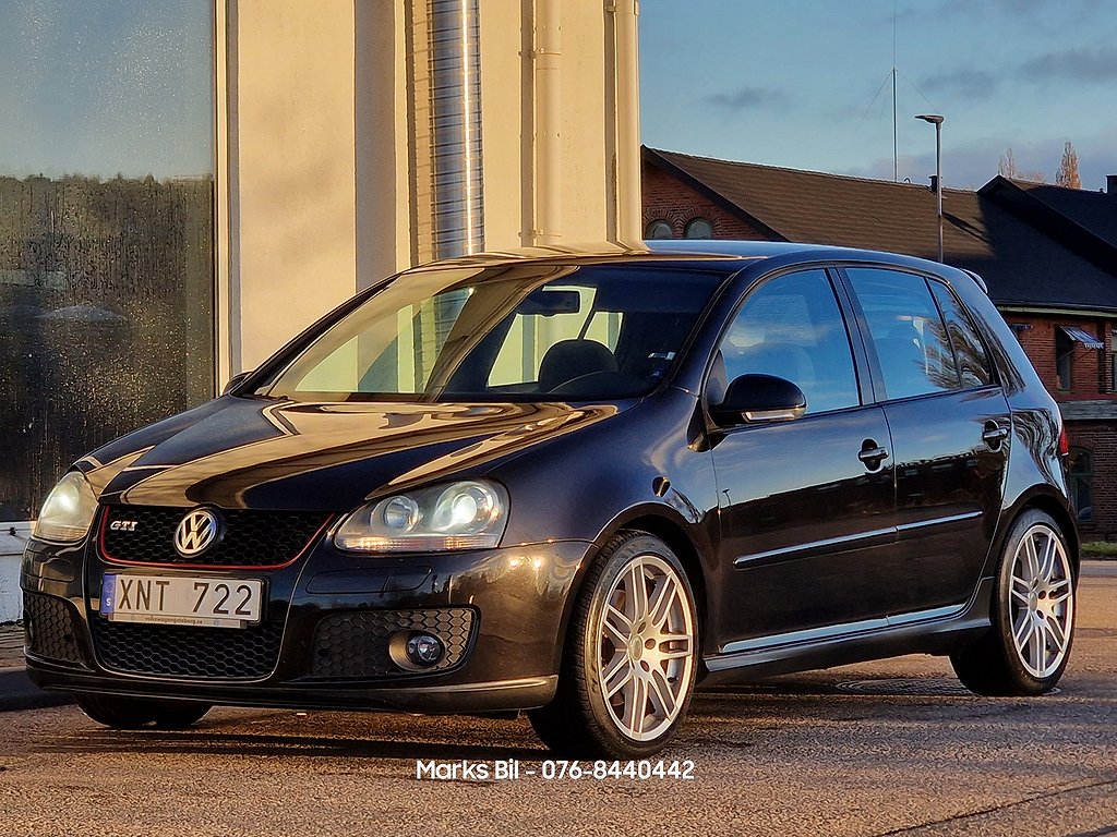 Volkswagen Golf GTI 2.0 TFSI /Ny Servad/Xenonljus/18 tums/