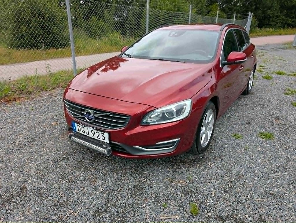 Volvo V60 D4 Momentum Business Edition Pro