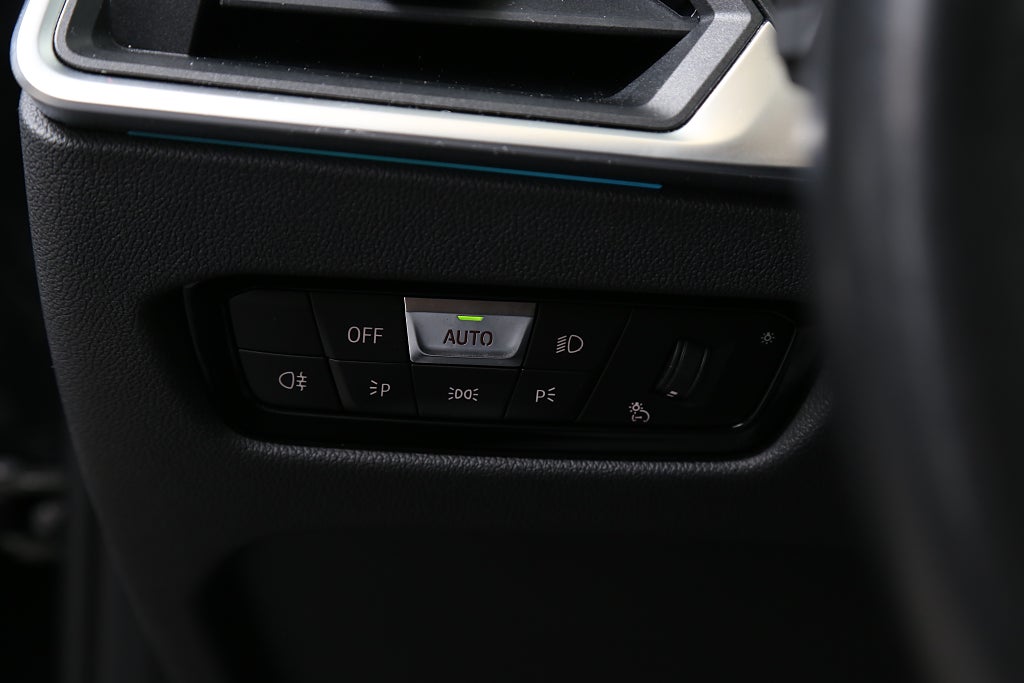 BMW 330e xDrive Touring M-Sport Aut Drag HiFi Aktiv Farth. 2023