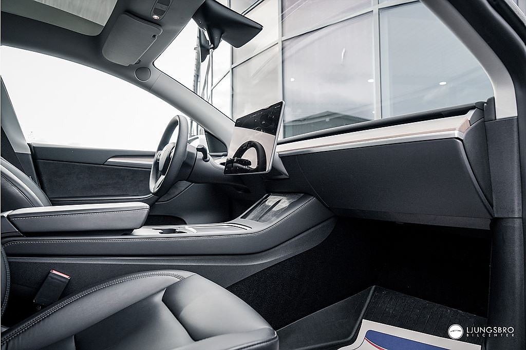 Tesla Model Y Long Range AWD 514hk / Drag / Full Autopilot
