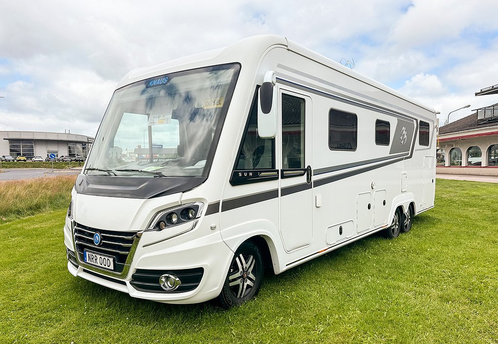 Knaus Sun I 900 LX Aut Queensbed AC i bodel 180 Hkr Drag Uttagen -20 D