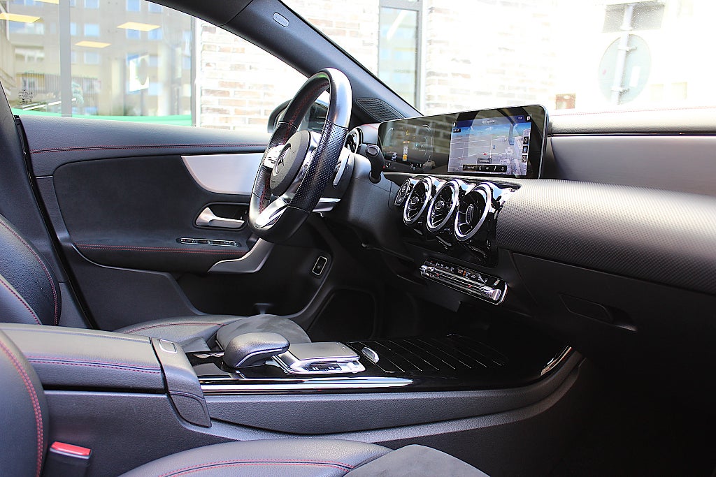 Mercedes-Benz CLA200 d 2020 - miniatyr 26