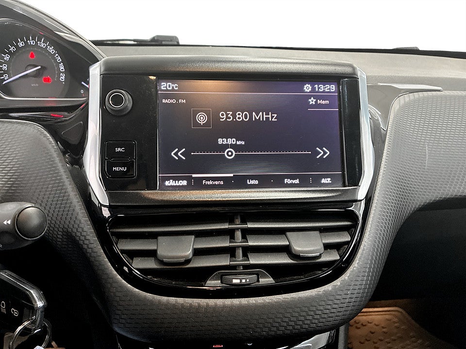 Bild på Peugeot 2008 Allure 1.2 PT 82hk KUPÉVÄRMARE