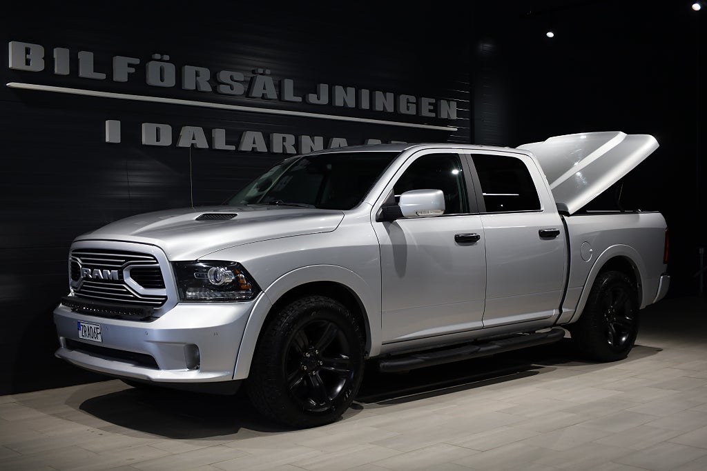 Dodge RAM 1500 Crew Cab Sport 5.7 V8 HEMI 4x4 395hk Flaklock/SoV-hjul