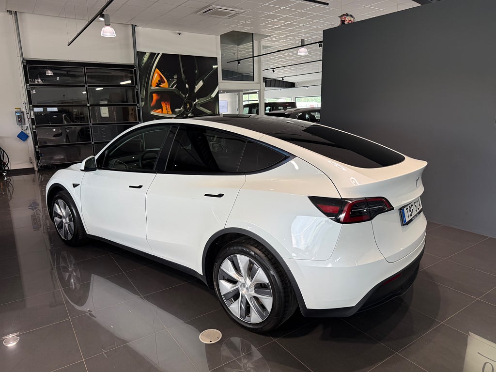 Tesla Model Y Long Range AWD Glastak 514hk - bild 13