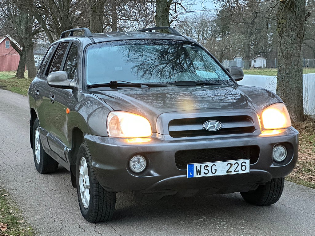 Hyundai Santa Fe 2.7 V6 4WD Svenskaåld Automat Skinn Drag 