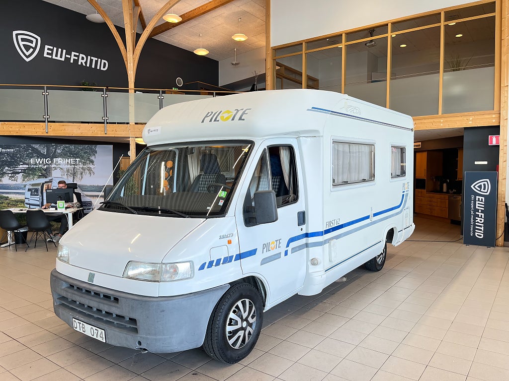 Pilote E FIRST 62 (TRUMA+TV+Markis+Fint skick)