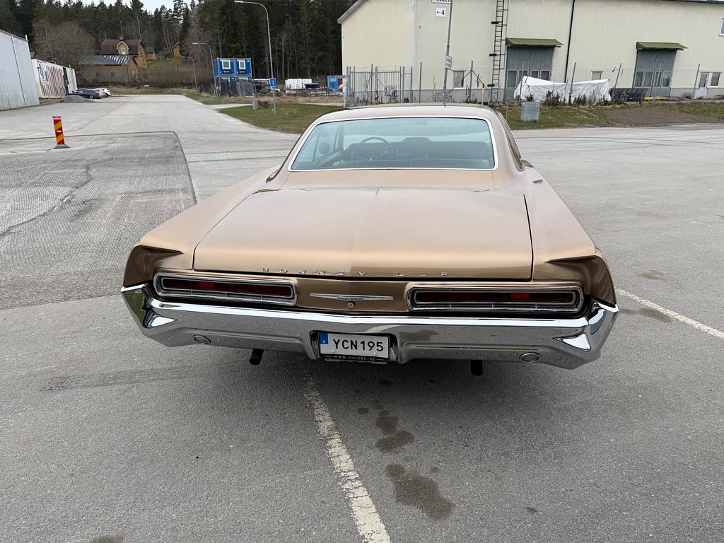 Pontiac Bonneville 2-dörrars Hardtop 6.4 V8