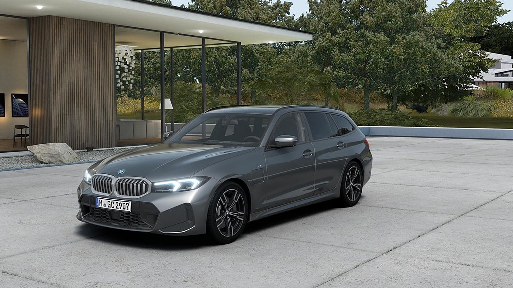 BMW 330e xDrive Touring 3,95% M Sport Innovation HiFi Fartpilot Drag |