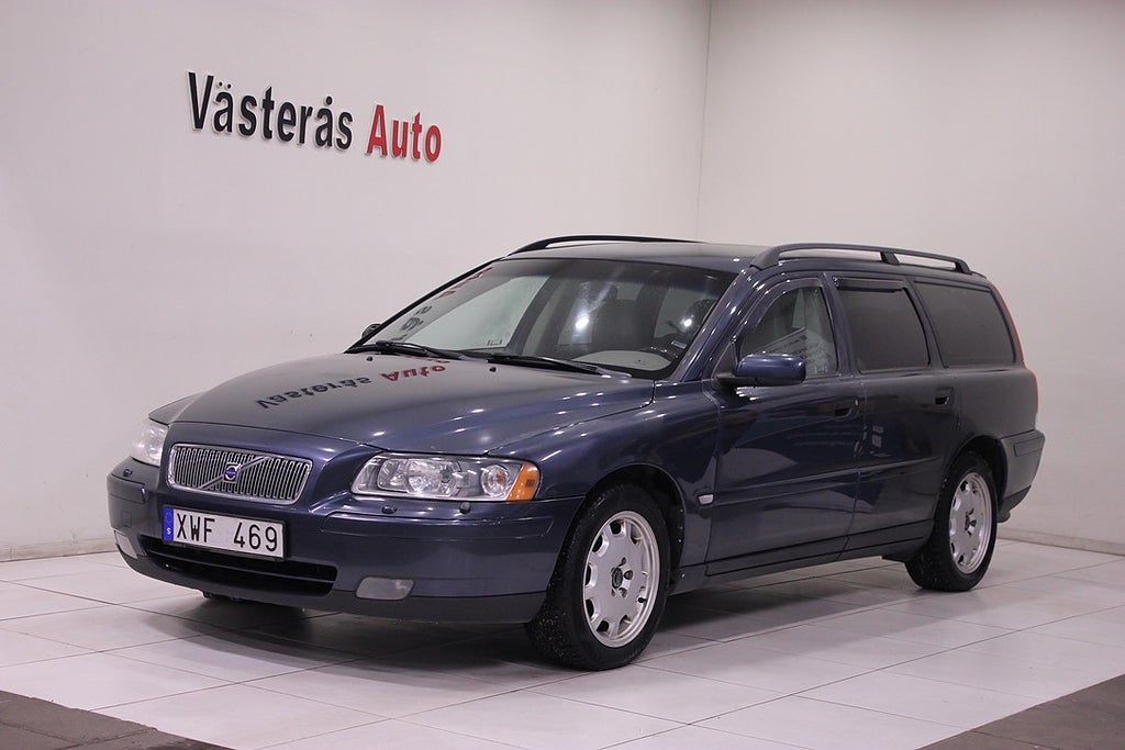 Volvo V70 2.5T AWD Kinetic Ny Besikt Drag Euro 4