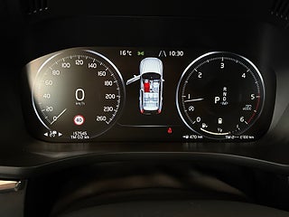 Volvo XC60 B4 AWD Momentum Advanced S&V/Kamera/Pano/Skinn/Pvärm – bild 22