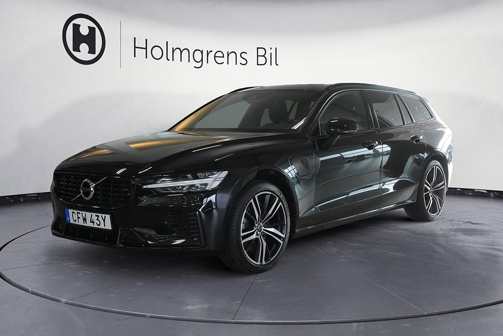 Volvo V60 Recharge T8 R Design Värmare Panorama Elstolar | Ränta 3,95%