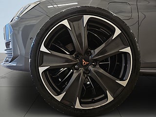 Cupra Leon Sportstourer e-HybridS&V-Hjul/Backkamera/Psens/Rattvärm – bild 14