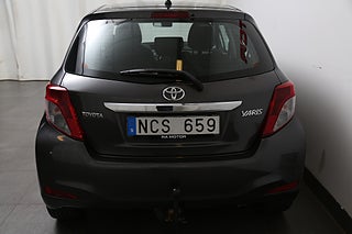 Halvkombi Toyota Yaris 24 av 25