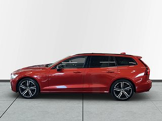Volvo V60 Recharge T8 AWD RDesign S&V-hjul/MOMS/Drag/H/K/360
