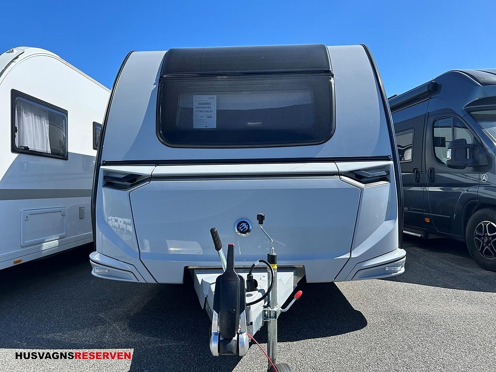 Knaus SÜDWIND BLACK SELECTION 650 UDF
