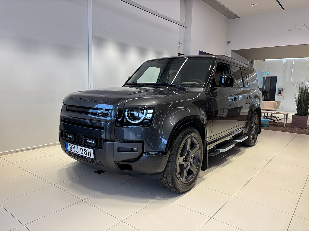 Land Rover Defender 130 D250 X-Dynamic SE 