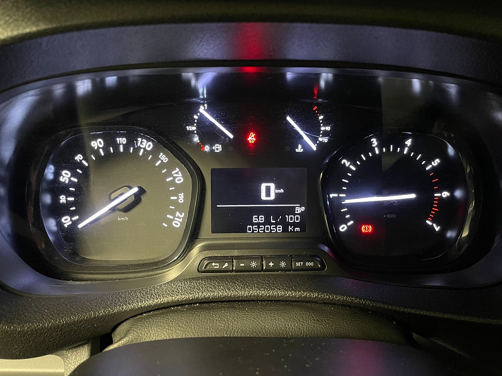 Bild på Opel Vivaro Business L2 BlueHDi 120hk - Drag & Webasto