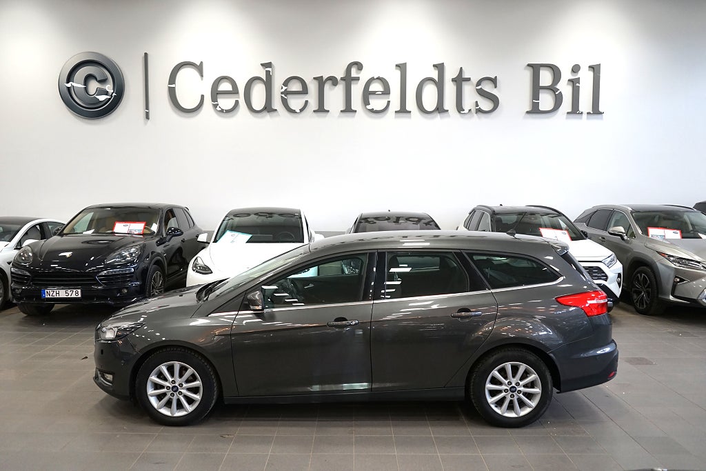 Ford Focus Kombi 1.0 EcoBoost Titanium P-Sensorer Besiktigad 