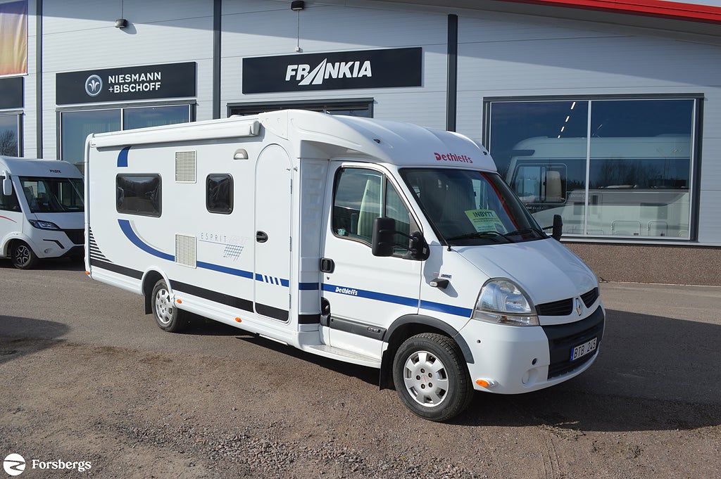 Dethleffs RT 7014 Låga sängar, dusch/toa bak / AL-KO AMC