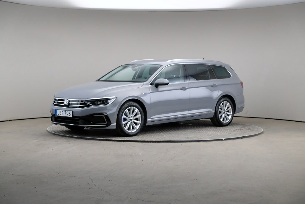 Volkswagen Passat GTE 218hk Executive Cockpit Läder Drag