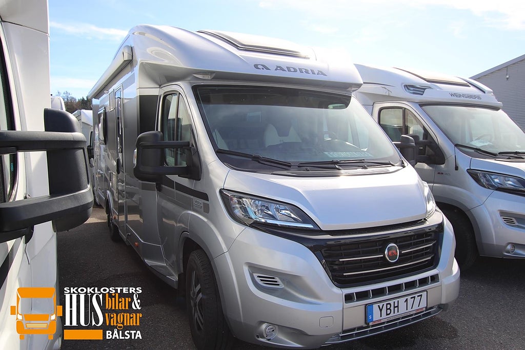 Adria MATRIX M 670SLT Låga långbäddar