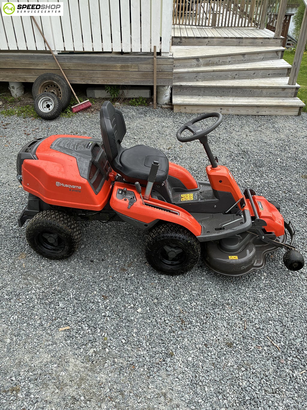 Husqvarna R 214TC