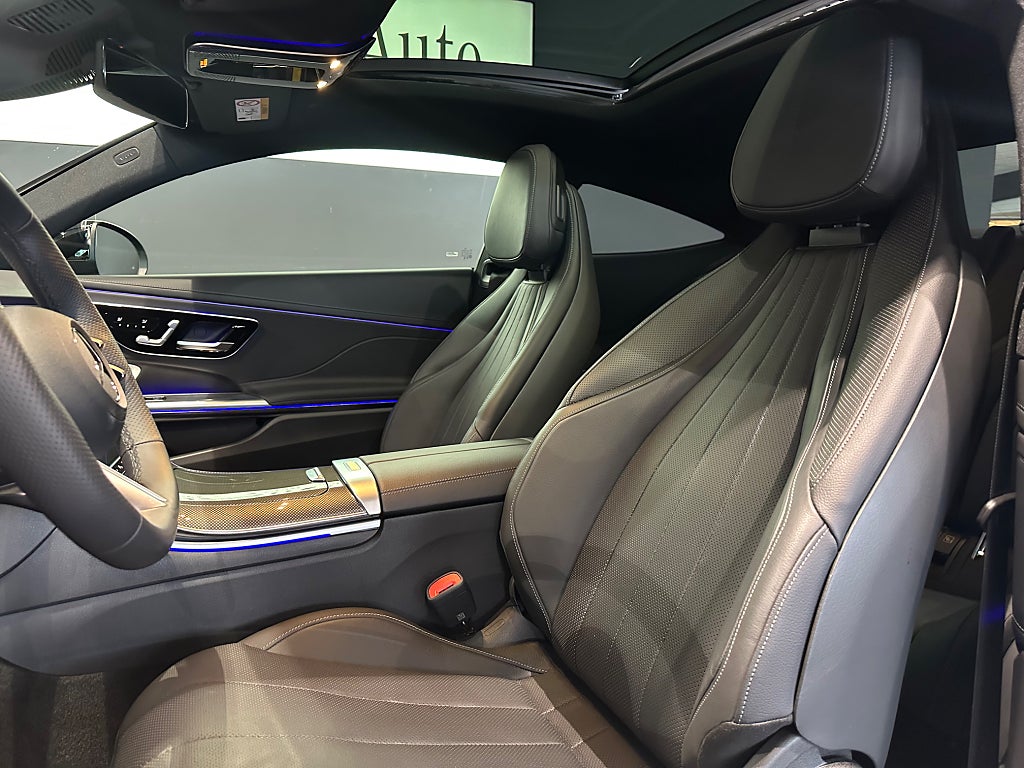 Mercedes-Benz CLE 300 4MATIC Coupé AMG Premium Värmare Glastak Drag - bild 9