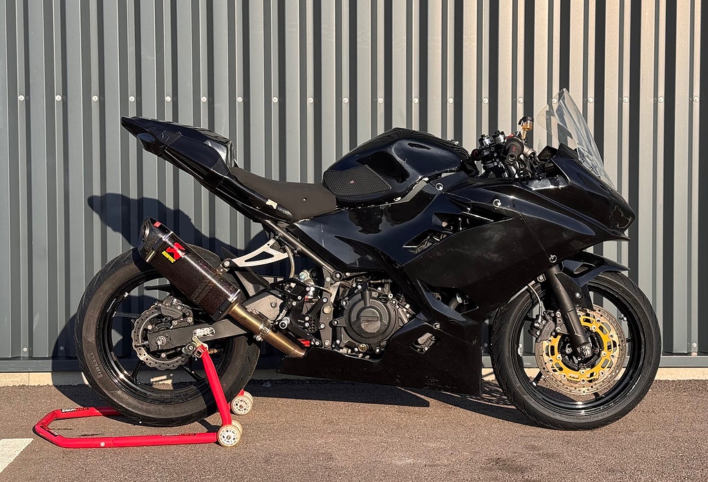 Kawasaki Ninja 400 - RACE HOJ 