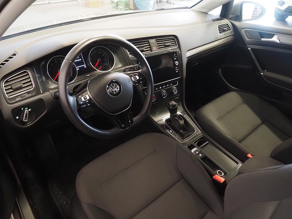 Volkswagen Golf 1.0 TSI Carplay Adaptiv farthållare 110hk 2018