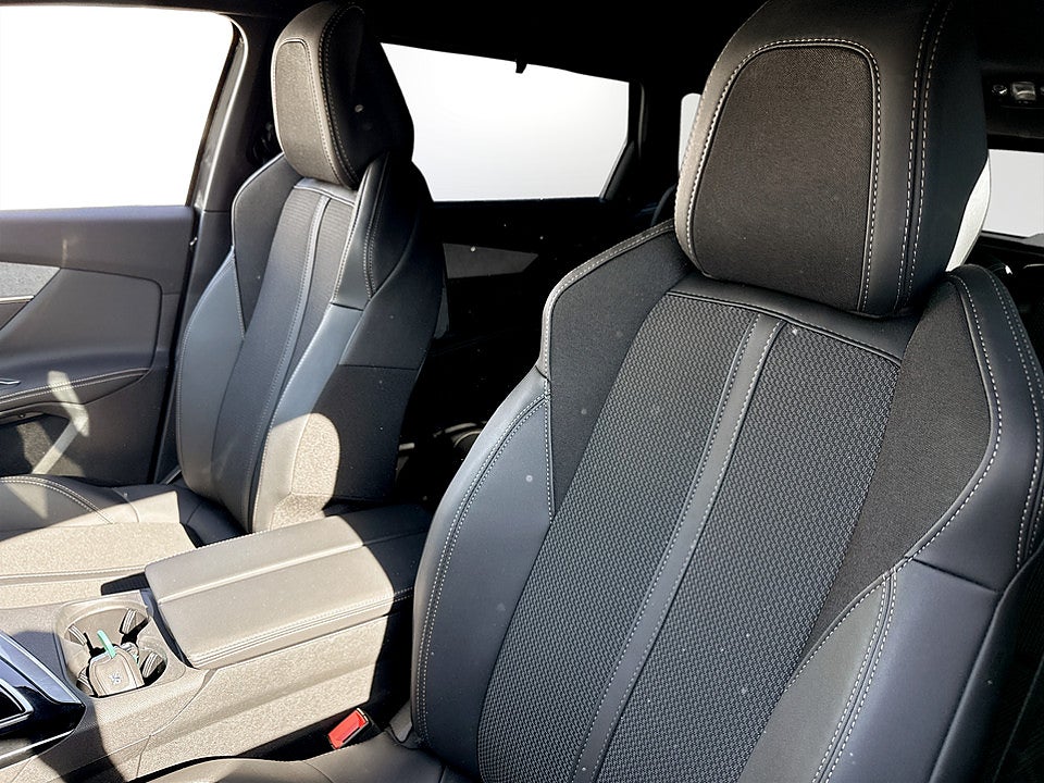 Bild på Peugeot 5008 GT 1.2 PT 130hk Aut 7-SITS B-KAMERA CARPLAY