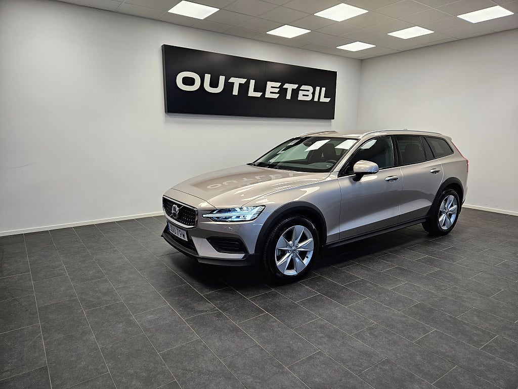 Volvo V60 Cross Country B4 197hk AWD 4x4 Geartronic Core Drag Backkamera