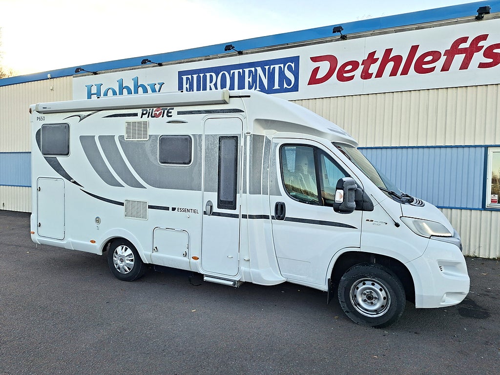 Pilote P 650 GJ Essentiel Långbäddar, Solpanel, Cykelställ