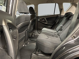 Toyota RAV4 2.0 VVT-i 4x4 Nyservad/Drag/Kamkedja/S&V-Däck