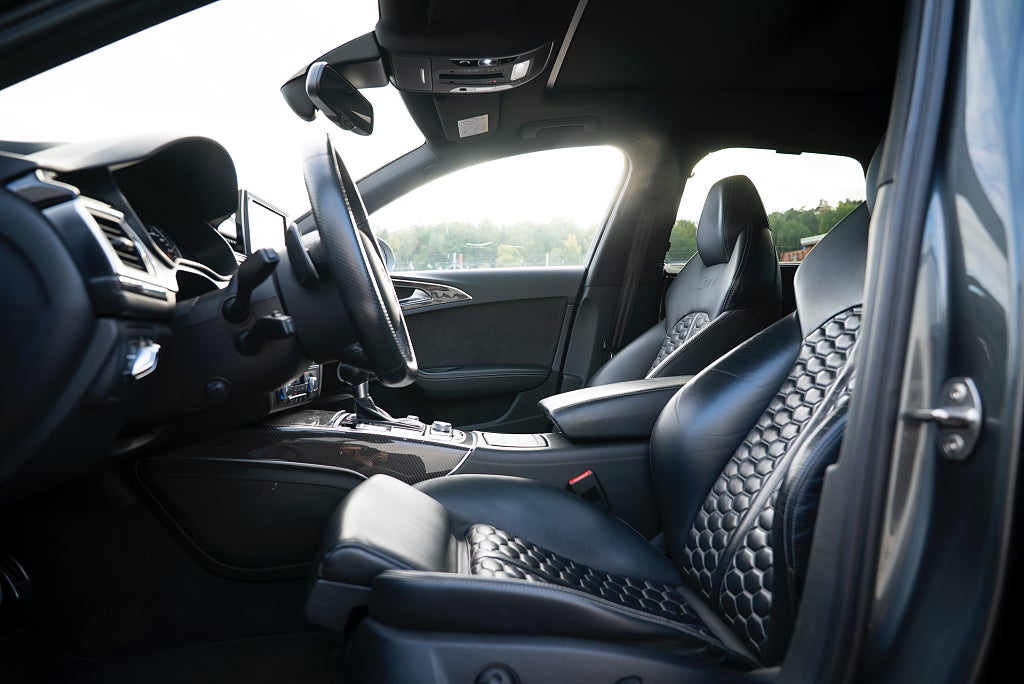 Audi RS6 2016 - miniatyr 10