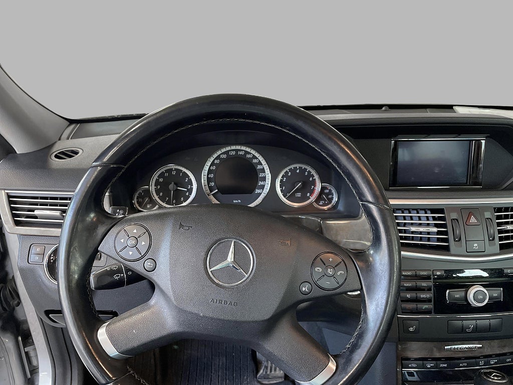 Mercedes-Benz E 2010 - miniatyr 10