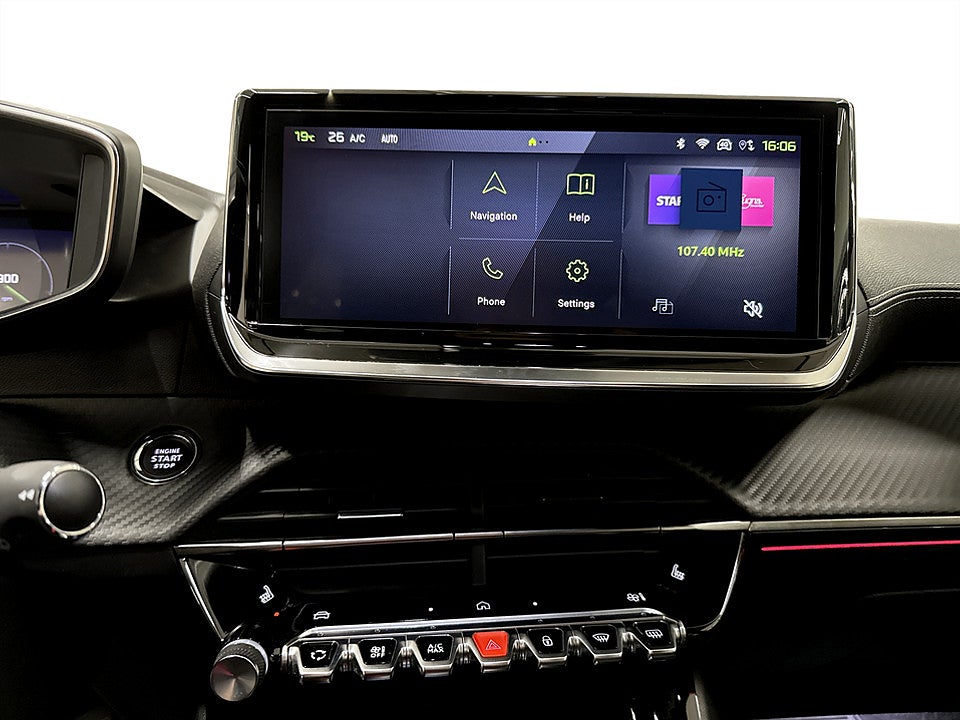 Bild på Peugeot 2008 GT 1.2 PT 130hk Aut - ELSTOL,B-KAMERA,CARPLAY