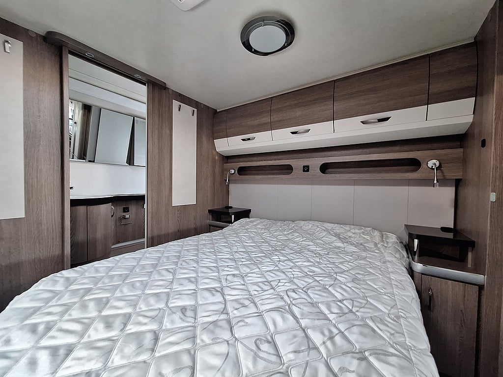 Hobby Prestige 720 WQC Queenbädd, Dusch, Kampanjprodukt!