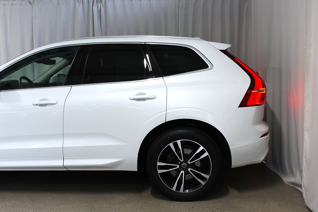 Volvo XC60 D4 AWD 190HK, Style - Paket, Värmare, Kamera, Navi, S&V